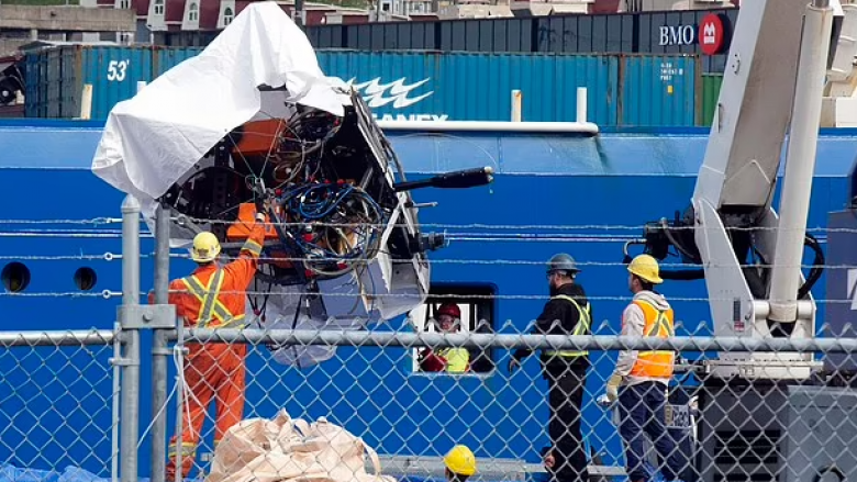 Mbeturinat e zhytëses “Titan” sillen në Kanada dhjetë ditë pas ‘përplasjes katastrofike’ në Atlantik – ku u vranë pesë personat që ishin në bord