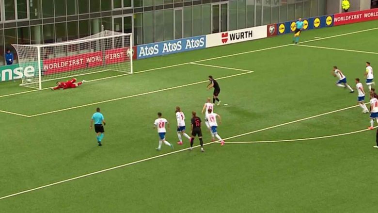 Baras në Torshavn pas 45 minutave të parë, kuqezinjtë humbasin edhe penallti