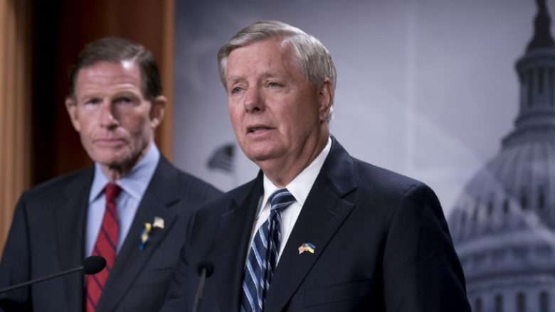 Senatorët amerikanë paralajmërojnë Rusinë: Do të hyni në luftë me NATO-n nëse përdorni armë bërthamore në Ukrainë