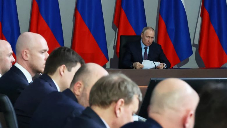 Ish-këshilltari i Putinit pranon se ‘ka krizë’ në qeverinë ruse