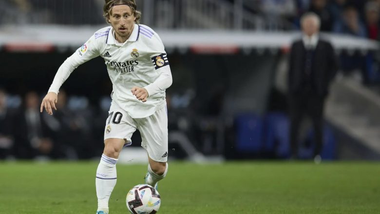 Modric i qëndron besnik Realit, refuzon ofertën e lartë nga Arabia