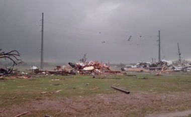 Të paktën katër të vdekur dhe dëme të mëdha materiale, pasi një tornado goditi një qytet veriperëndimor të Teksasit