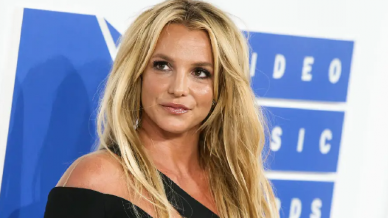 Avokati i Britney Spears reagon pas raportimeve se ajo përdor drogë dhe se mund të ketë fundin si Amy Winehouse