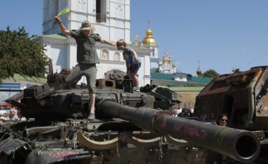 Ukrainasit pretendojnë se 150 fëmijë të tjerë u dërguan ilegalisht në Rusi