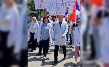 Protestojnë serbët në veri kundër arrestimit të Millun Milenkoviq