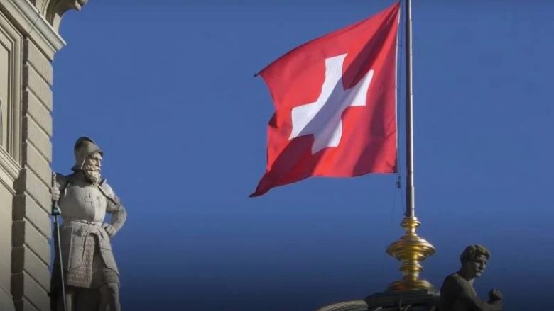 Deputetët zviceranë refuzojnë lejimin e transferimit të armëve në Ukrainë
