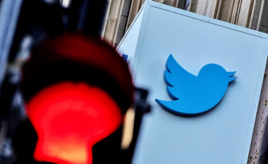Twitter paditet me 250 milionë dollarë nga një grup i 17 kompanive muzikore