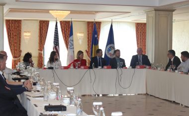 Guvernatorja e Iowas: Duhet të zgjerojmë marrëdhëniet tona ekonomike me Kosovën