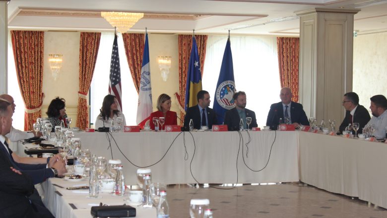 Guvernatorja e Iowas: Duhet të zgjerojmë marrëdhëniet tona ekonomike me Kosovën
