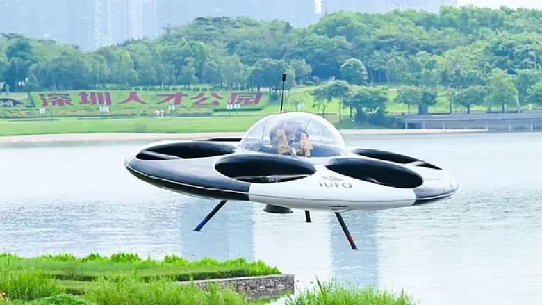 Automjeti fluturues që duket si UFO, por nuk do t’ju çojë në një planet tjetër