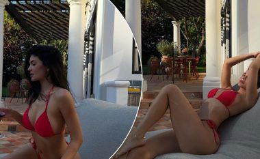 Kylie Jenner mahnit me linjat trupore në bikini të kuqe