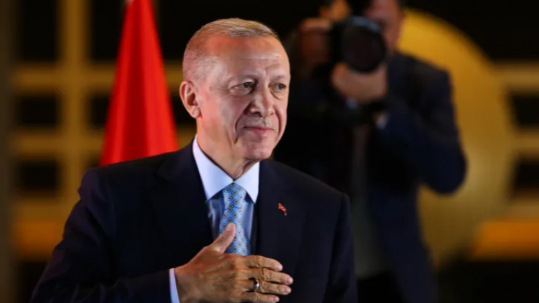 Erdogan betohet si president i Turqisë: Do t’i përmbahem parimeve të Ataturkut