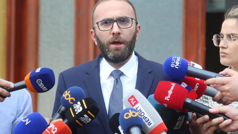 Bardhi i heq deputetët e Bashës nga funksionet në Kuvend, i zëvendëson me mbështetësit e Berishës
