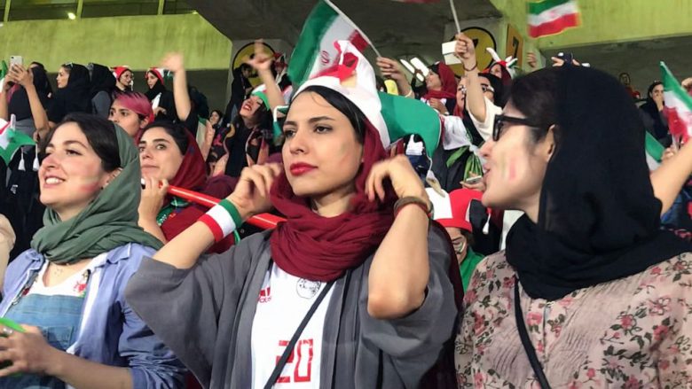 Pas 44 vitesh, femrat në Iran lejohen sërish të shkojnë në ndeshje futbolli