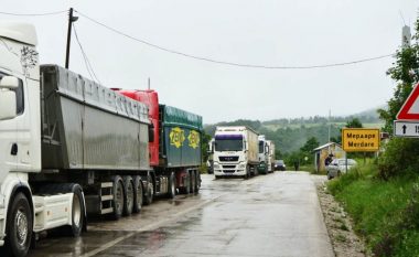 Bllokimi i kamionëve serbë, vazhdojnë paqartësitë për vendimin