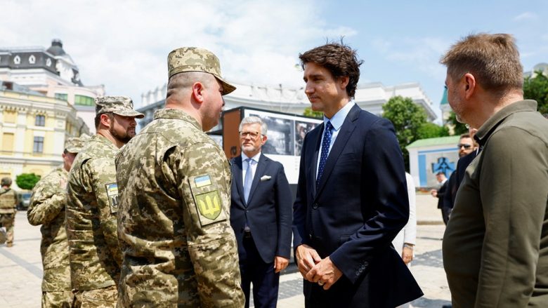 Kryeministri kanadez në një vizitë të papritur në Kiev