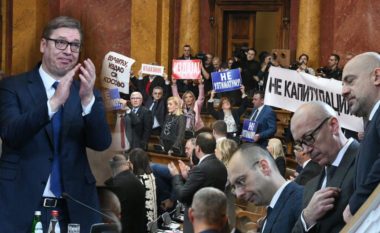 Deputeti i Parlamentit të Serbisë: Serbët në Kosovë janë të zemëruar me Listën Serbe