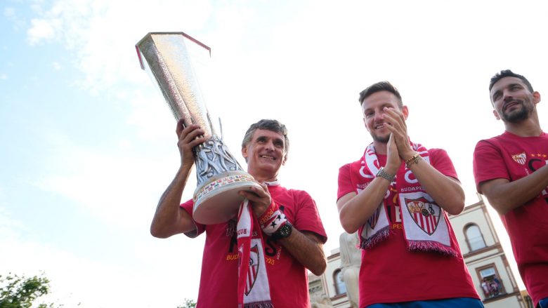 Zyrtare: Sevilla rinovon kontratën e trajneri Mendilibar