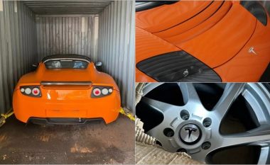 Tre Tesla Roadster të rinj të braktisur në Kinë u blenë nga një prodhues makinash tashmë i falimentuar