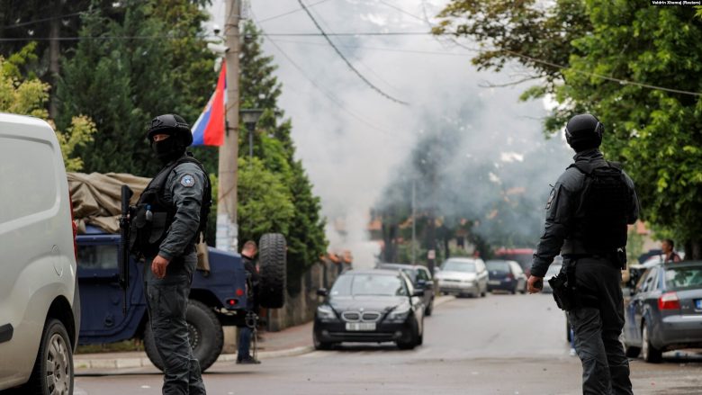 Institucionet pa informata se nga po hyjnë shok-bombat në veri