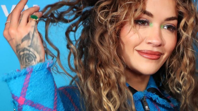 Rita Ora pranon se iu nënshtrua terapisë dhe këshillimit psikik pasi ndjeu se ‘humbi një pjesë të vetes së saj’ viteve të fundit