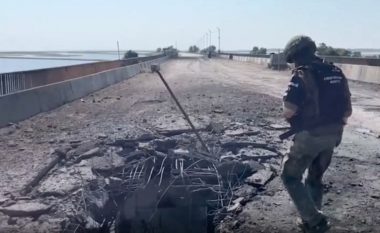 Ukraina shkatërroi ditë më parë një urë kyçe për Rusinë midis Krimesë dhe Khersonit