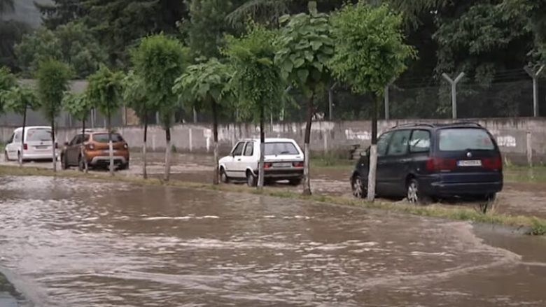 Reshjet e shiut, problemet me kanalizimin në Tetovë nuk kanë fund