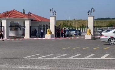 Kontrollet në kampin e muxhahedinëve në Durrës, reagon policia: Janë me urdhër të Prokurorisë së Posaçme SPAK