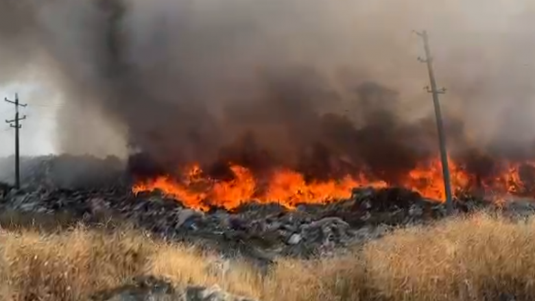 Zjarri në fushën e mbetjeve shkakton katastrofë mjedisore në Vlorë