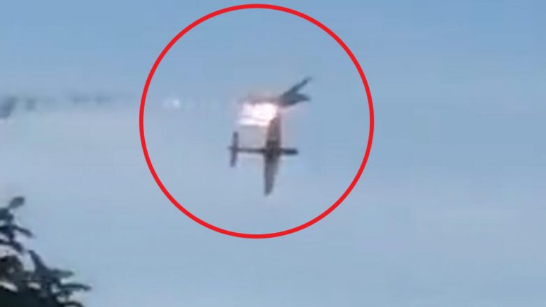 Tmerr në stërvitjet ushtarake, kamera amatore kap momentin e përplasjes fatale të dy aeroplanëve luftarakë T-27 në Kolumbi