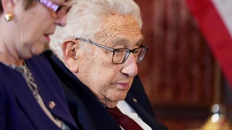 Komedianët rusë e telefonuan Kissingerin dhe u prezantuan si Zelensky, e pyetën për shpërthim në gazsjellësin Nord Stream