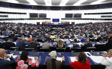 Parlamenti Evropian miratoi me shumicë dërrmuese planet për prodhim më të madh të municioneve