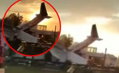Tragjedi në Varshavë, rrëzohet aeroplani në një hangar – humbin jetën pesë persona dhe shtatë tjerë lëndohen