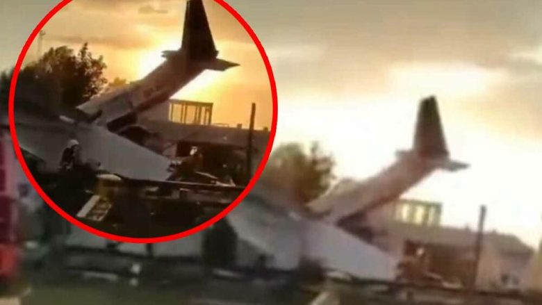 Tragjedi në Varshavë, rrëzohet aeroplani në një hangar – humbin jetën pesë persona dhe shtatë tjerë lëndohen