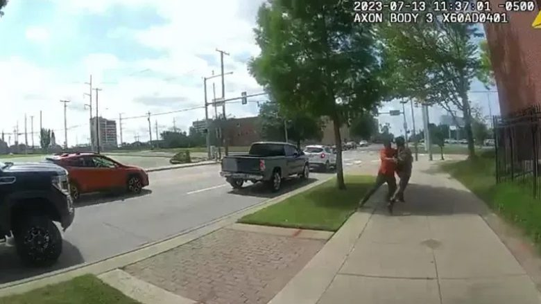 Po ikte nga policia, qytetari ndalë veturën në mes të rrugës për ta kapur të dyshuarin në Oklahoma – publikohen pamjet e këtij momenti