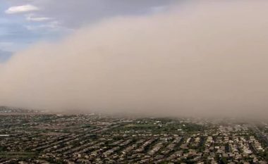 Stuhia e rërës “gëlltit” Phoenix-in në Arizona