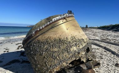 Policia australiane tregon se çfarë mund të jetë cilindri misterioz i gjetur në një plazh