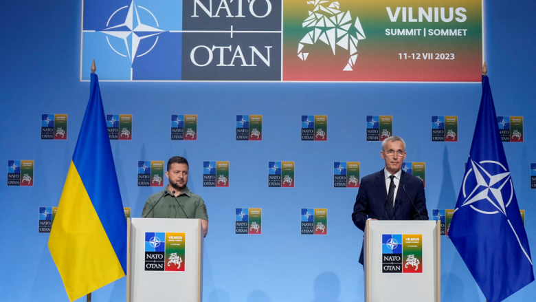 Stoltenberg, Zelenskyt: Jemi dakorduar për pakon trepjesëshe që e afron Ukrainën me NATO-n