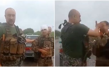 Komandanti rus nxehet keq me ushtarët e tij, njërin madje e goditi me shuplakë në fytyrë