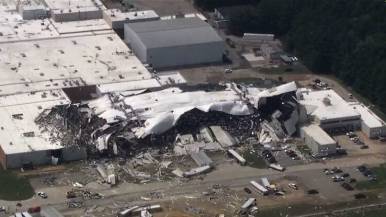 Tornado goditi fabrikën Pfizer, dëmtohen 50 mijë paleta ilaçesh në Karolinën e Veriut