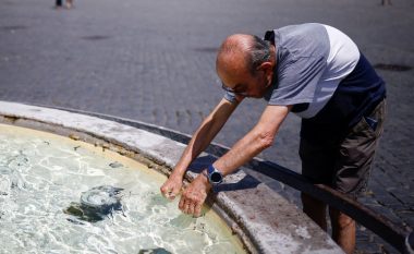 Italia alarmon qytetarët e 15 qyteteve pasi vala e të nxehtit ka përfshirë Evropën