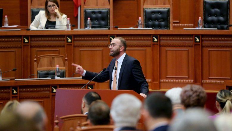 Pranohet kërkesa e opozitës, nesër do mbahet seanca në Kuvend për Ahmetajn