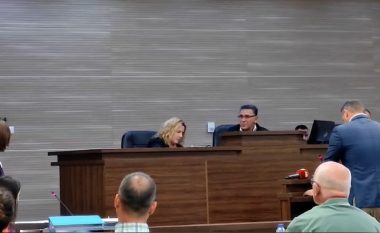 Përplasje mes gjykatësit dhe prokurores në gjykimin e ish-ministres Dhurata Hoxha