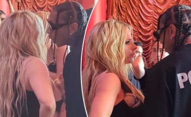 U tha se janë ndarë, Avril Lavigne dhe Tyga shihen të afërt me njëri-tjetrin gjatë një feste në Las Vegas