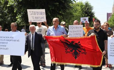 “​Stop pasivizimit të adresave të shqiptarëve në Luginë”, Balli Kombëtar Demokrat proteston në Prishtinë