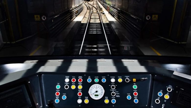 Një nga trenat më modernë të metrosë në botë lëshohet për përdorim në Vjenë