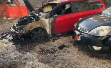 Digjen tre makina në Vlorë, dyshohet për zjarrvënie të qëllimshme