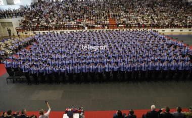 Mes familjarëve e krerëve të shtetit, diplomojnë 419 policë të rinj - pamje nga ceremonia