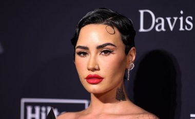 Demi Lovato zbulon vështirësitë që ka me shikimin dhe dëgjimin pas mbidozës në vitin 2018