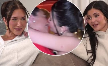 U shfaqën duke shkëmbyer puthje në buzë – Kylie Jenner thyen heshtjen për romancën me shoqen e saj të ngushtë, Stassie Karanikolaou